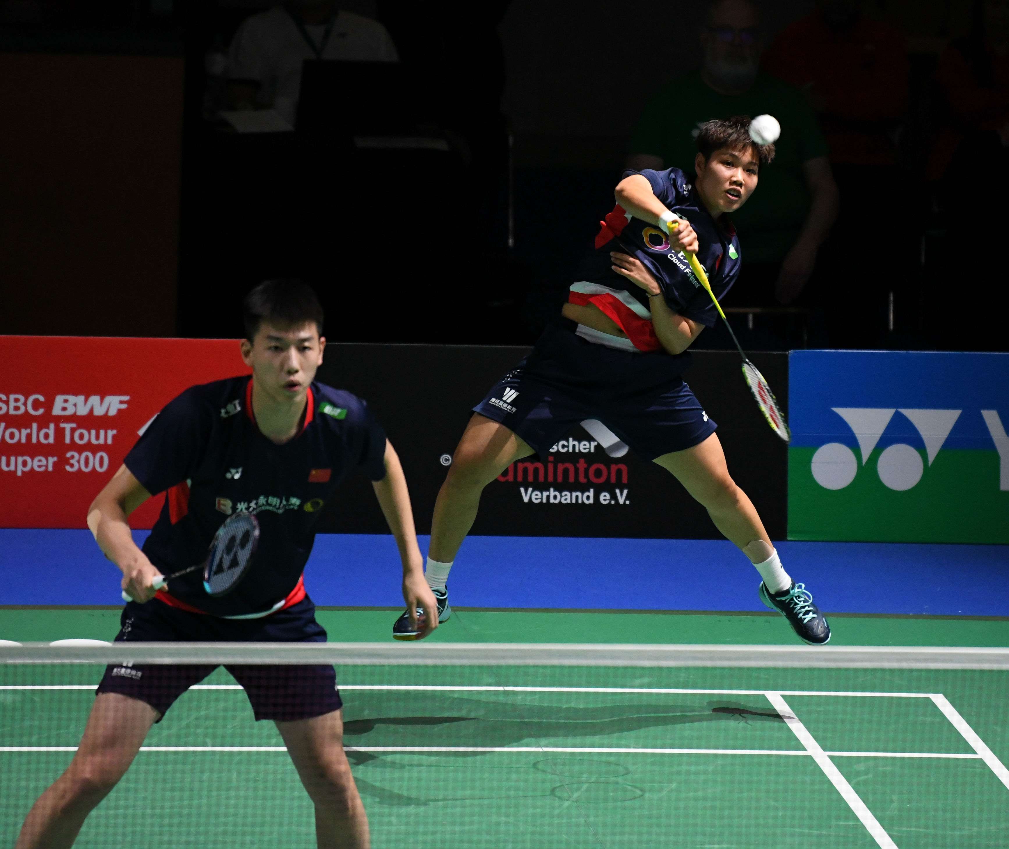 背后都是双 背后都是双