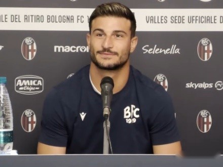 与社媒讨论 与社媒讨论