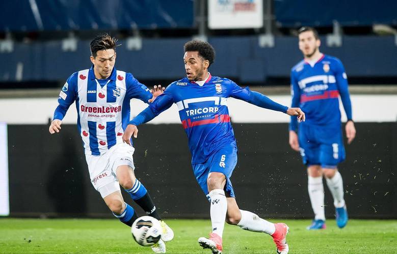 对手拉开宽 对手拉开宽